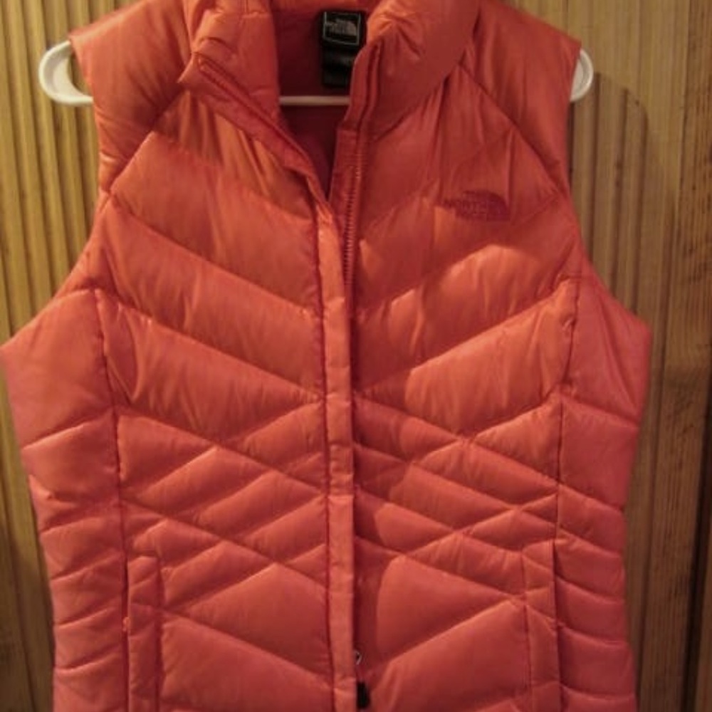 The North Face Puffer Vest L NwoT Peachy Pink